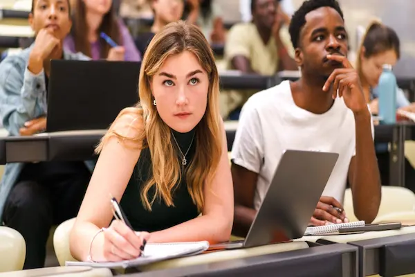 Pell Grant income limits 2026-27 who qualifies for $7,395